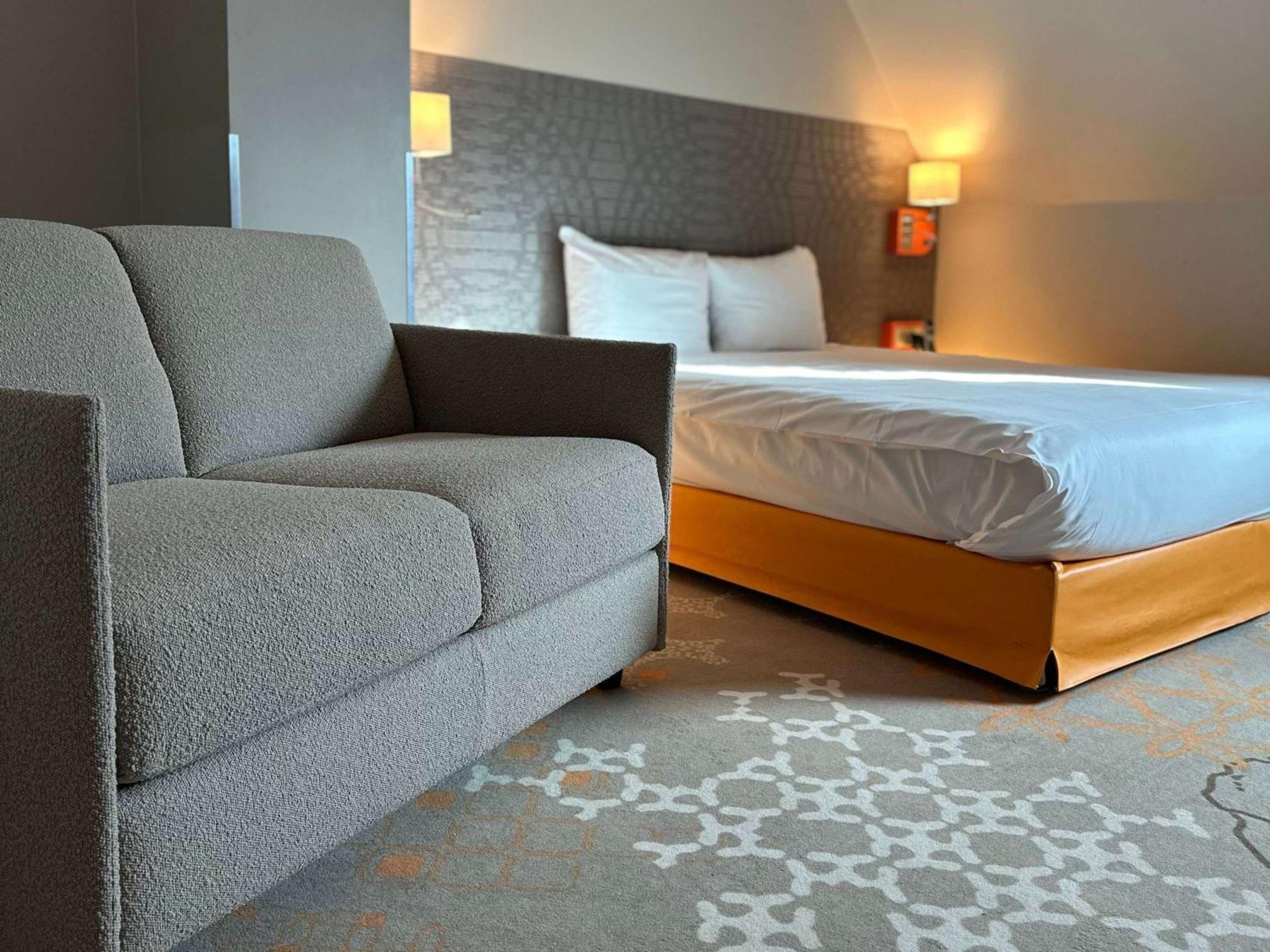 Hotel Ibis Styles Tours Centre Esterno foto