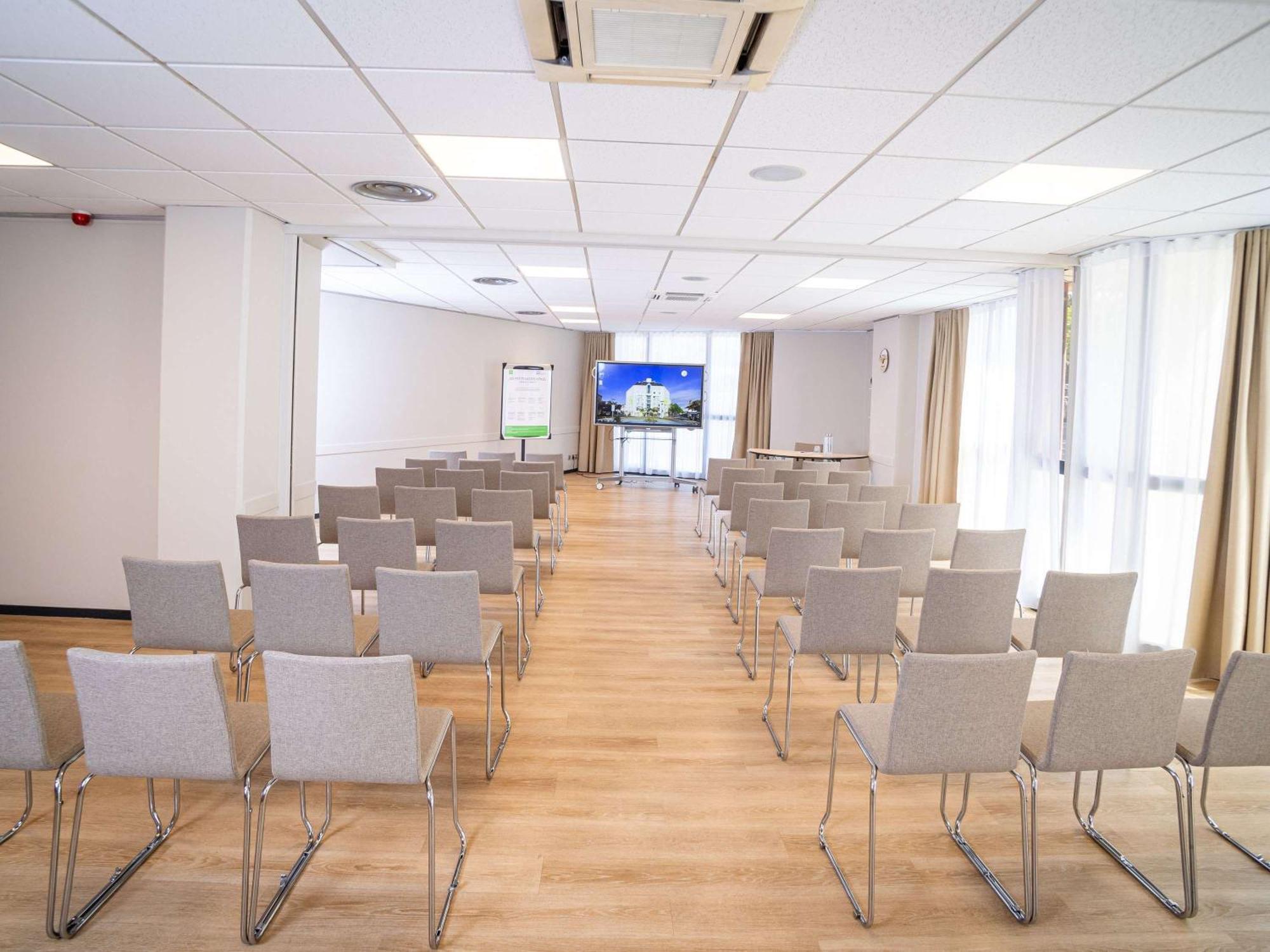 Hotel Ibis Styles Tours Centre Esterno foto